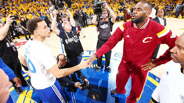 stephen-curry-lebron-james-nba-christmas-day-warriors-cavaliers.jpg